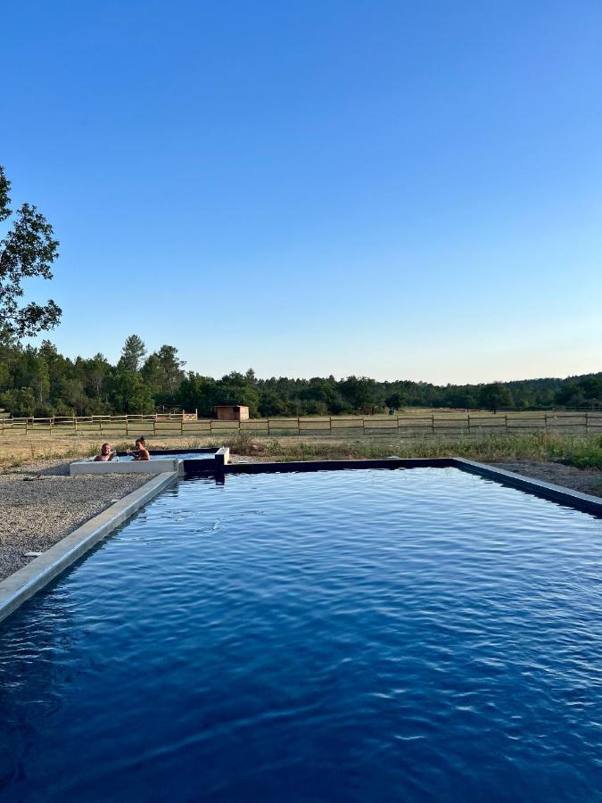 Charmant Appartement Independant Au Sein D'Un Mas Provencal โอปส์ ภายนอก รูปภาพ